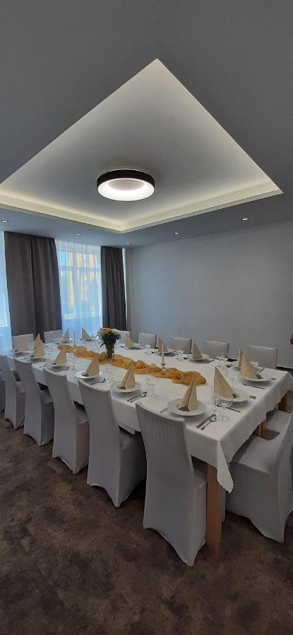 Hotel Preveza สปิชสกา โนวา เวส ภายนอก รูปภาพ