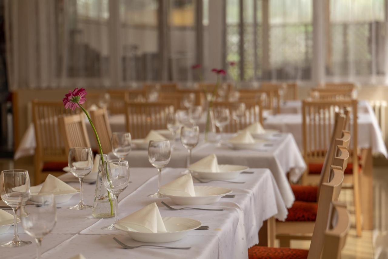 Hotel Preveza สปิชสกา โนวา เวส ภายนอก รูปภาพ