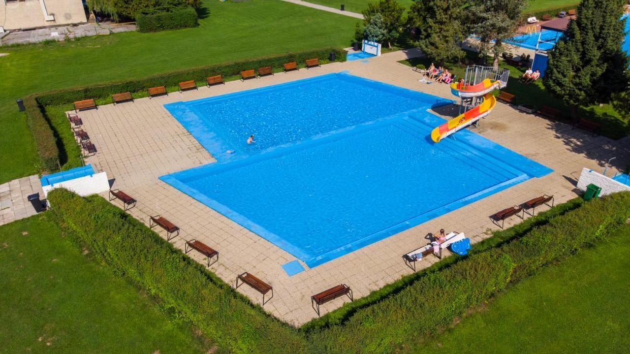 Hotel Preveza สปิชสกา โนวา เวส ภายนอก รูปภาพ