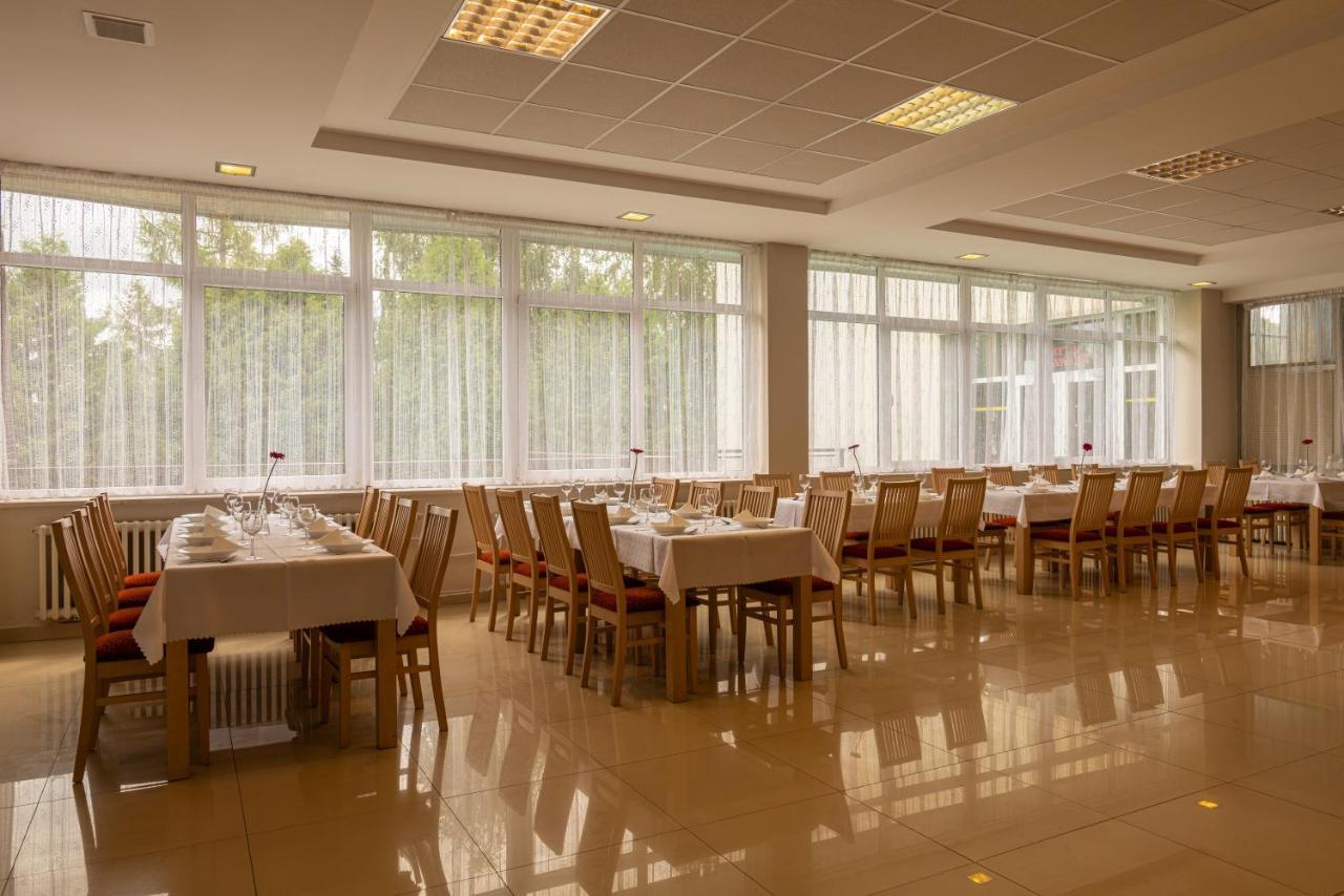 Hotel Preveza สปิชสกา โนวา เวส ภายนอก รูปภาพ