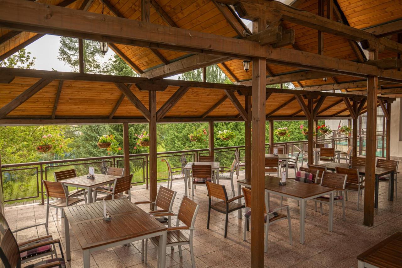 Hotel Preveza สปิชสกา โนวา เวส ภายนอก รูปภาพ