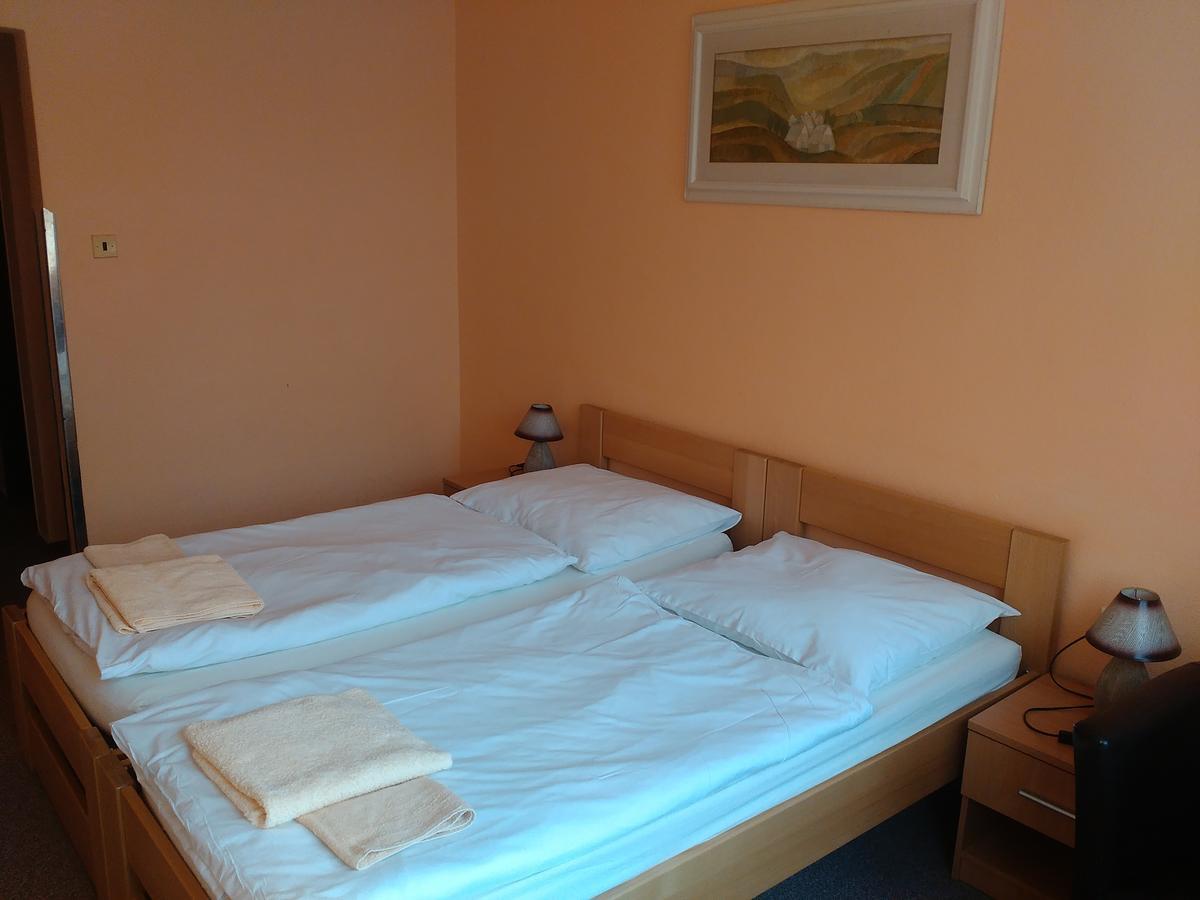 Hotel Preveza สปิชสกา โนวา เวส ภายนอก รูปภาพ
